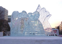 氷像・虹色モンキー城 氷像・虹色モンキー城