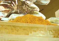 氷像・ラーメンのアップ 氷像・ラーメンのアップ