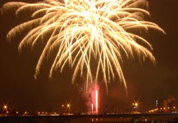 2005�ǔ��ԉΑ��12