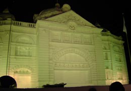 ��ʐ�7���ډ��i�t�����_�[�X�E�X�g���[�g�w�j3