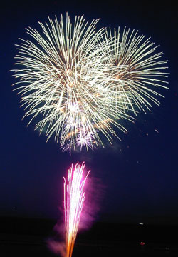 �E�C���O�x�C���M�I�[�V�����Y�f�C�ԉΑ��i7��14���j1