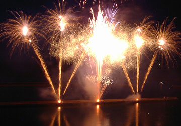 �E�C���O�x�C���M�I�[�V�����Y�f�C�ԉΑ��i7��14���j8