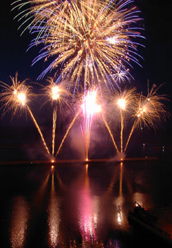 �E�C���O�x�C���M�I�[�V�����Y�f�C�ԉΑ��i7��14���j9