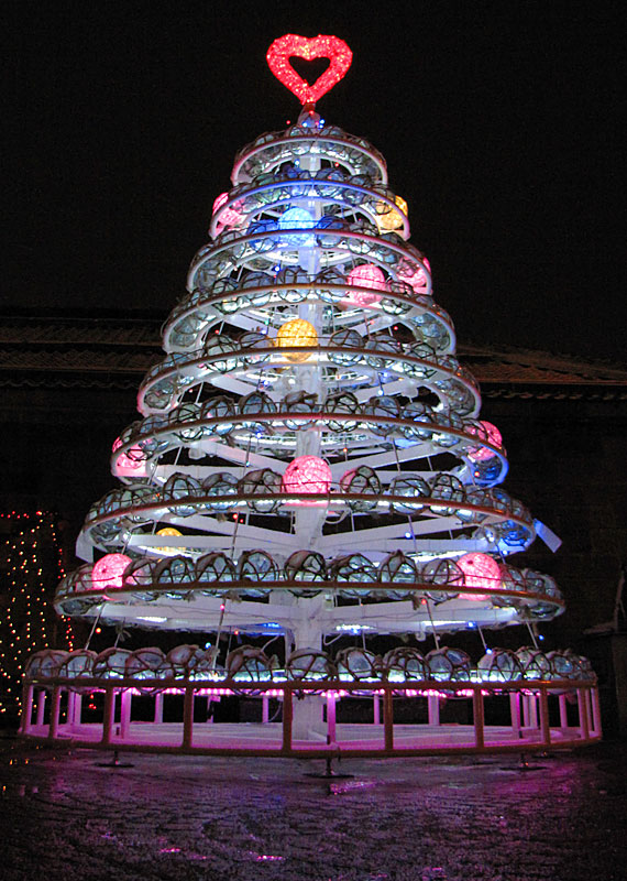 小樽ロングクリスマス2011「浮き玉ツリー」