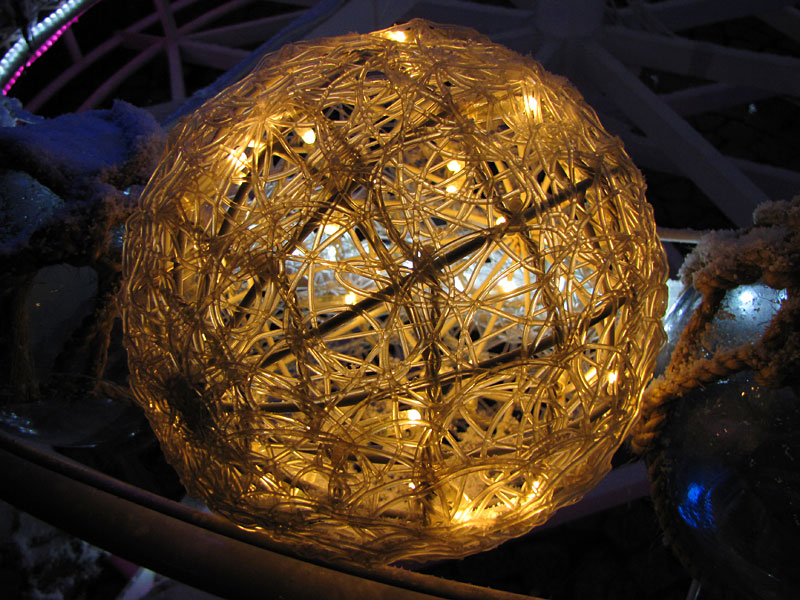 小樽ロングクリスマス2011「浮き玉ツリー」