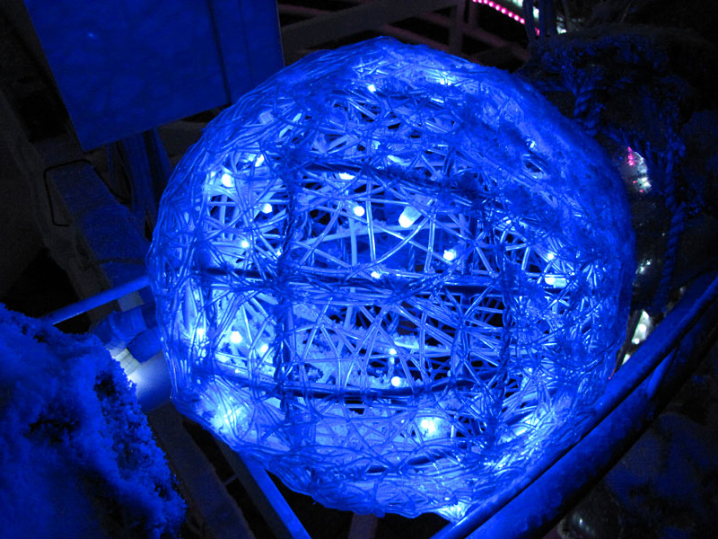 小樽ロングクリスマス2011「浮き玉ツリー」